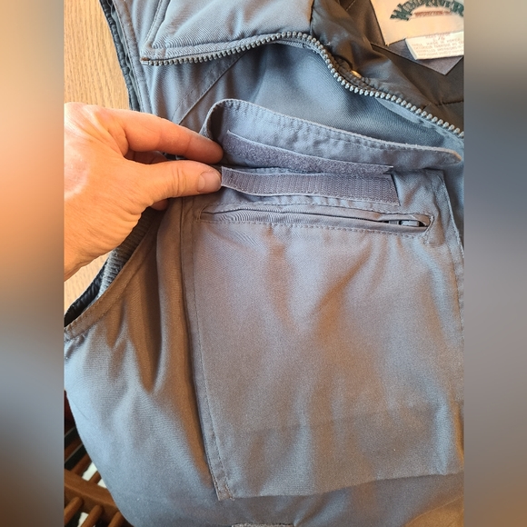 Wind River Down filled vest. Men's large. - Picture 9 of 9